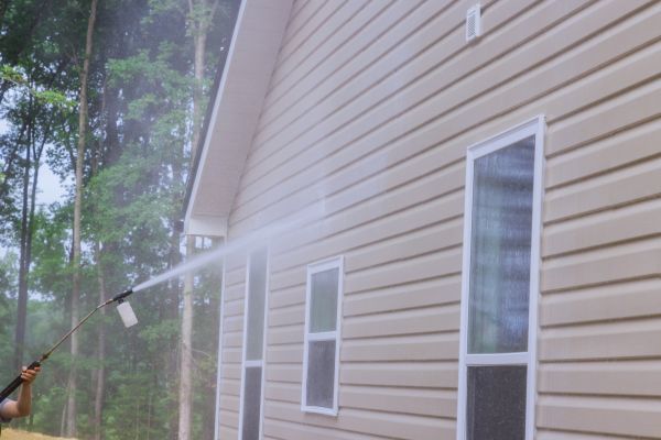 Cost of Window Power Washing in Novato