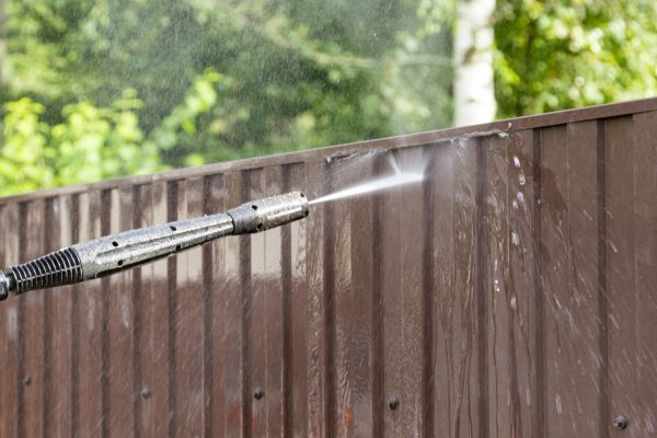 Cost of Vinyl Fence Cleaning in Novato