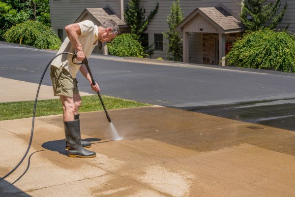 Cost of Concrete Pressure Cleaning in Novato