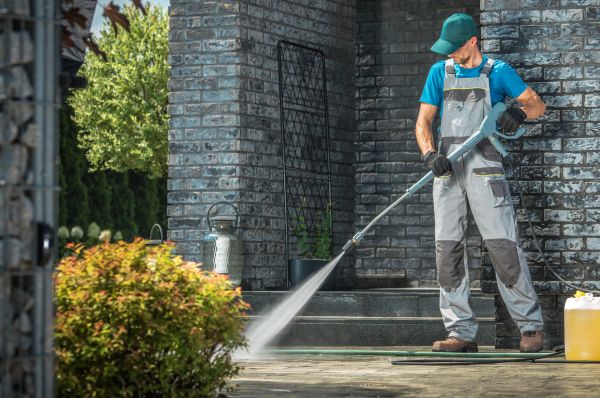 Outside House Cleaning in Novato